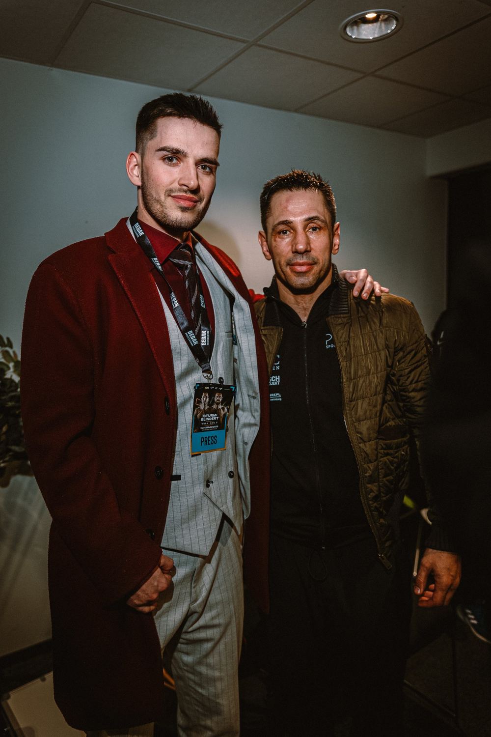 Felix Sturm mit Nils Rurainski backstage
