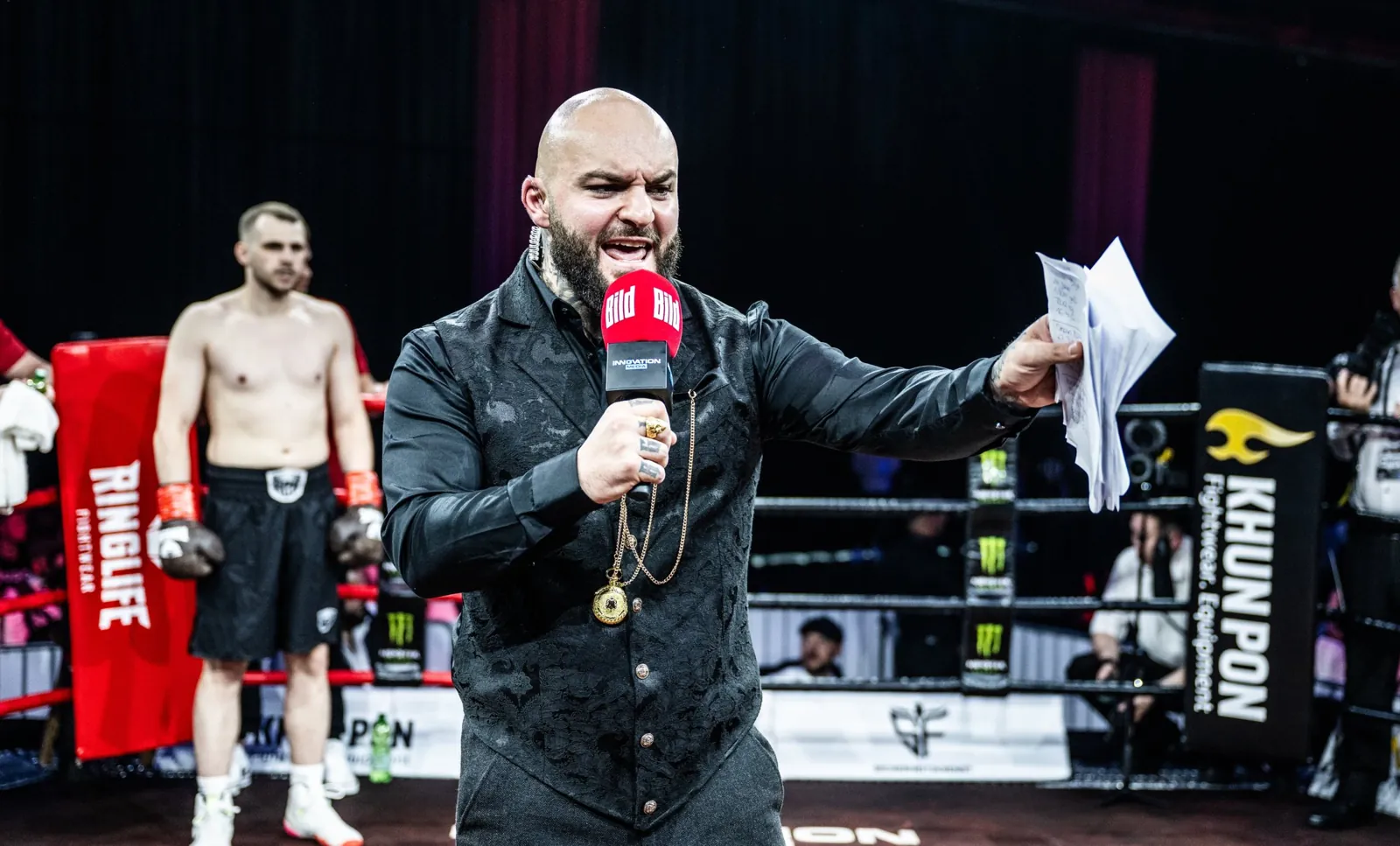 Ringlife beim Interview im Ring